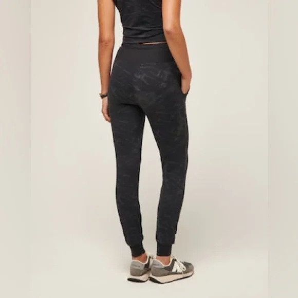 Travis Matthew Long Lunch Jogger Black Large - Picture 2 of 11